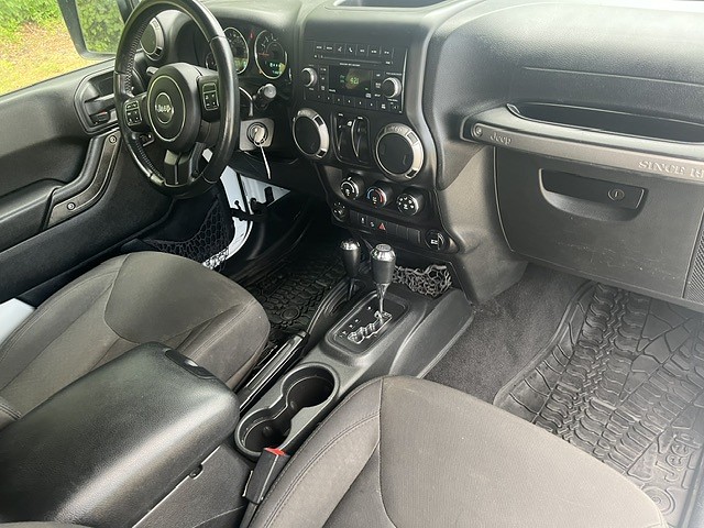 Used 2016 Jeep Wrangler 4WD Sport image 22
