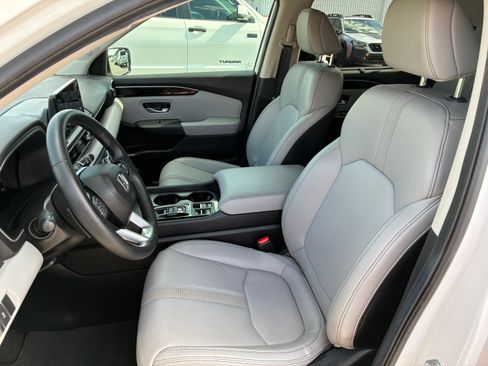 Used 2025 Honda Pilot EX-L image 17