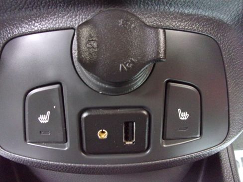 Used 2013 Chevrolet Spark LT w/ 2LT FWD image 13