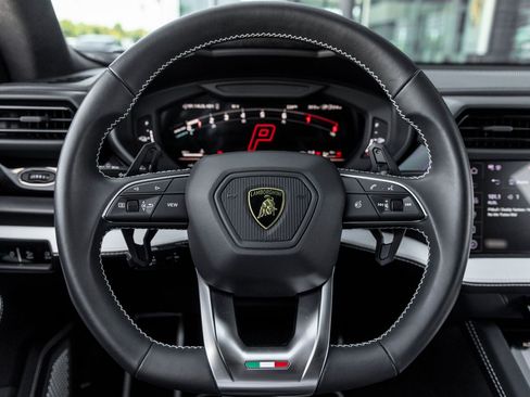 Used 2025 Lamborghini Urus SE AWD/4WD image 25