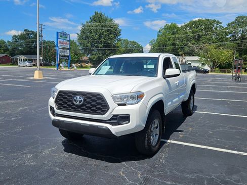 Used 2016 Toyota Tacoma 4x4 Access Cab image 1