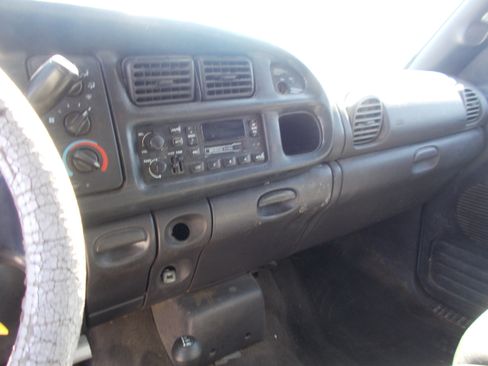 Used 2000 Dodge Ram 2500 Truck image 8