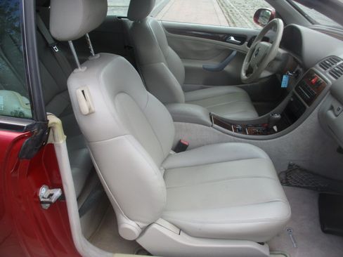Used 1999 Mercedes-Benz CLK 320 image 14