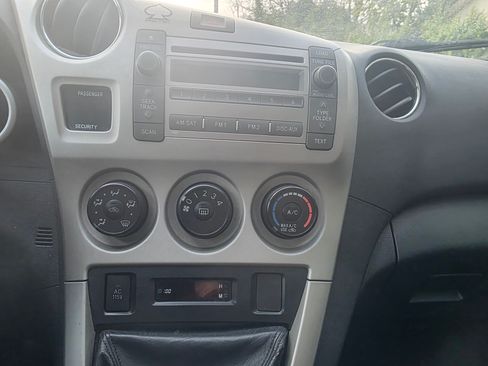 Used 2010 Toyota Matrix S image 25