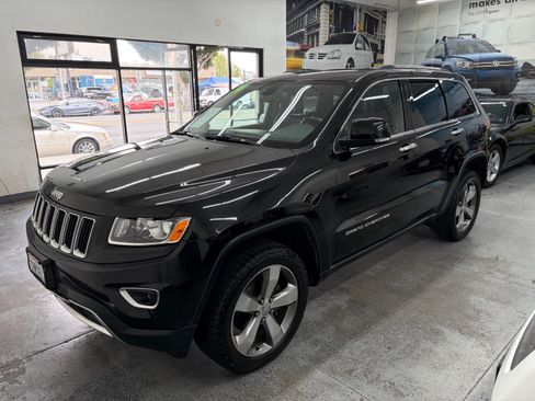 Used 2014 Jeep Grand Cherokee 4WD Limited image 3