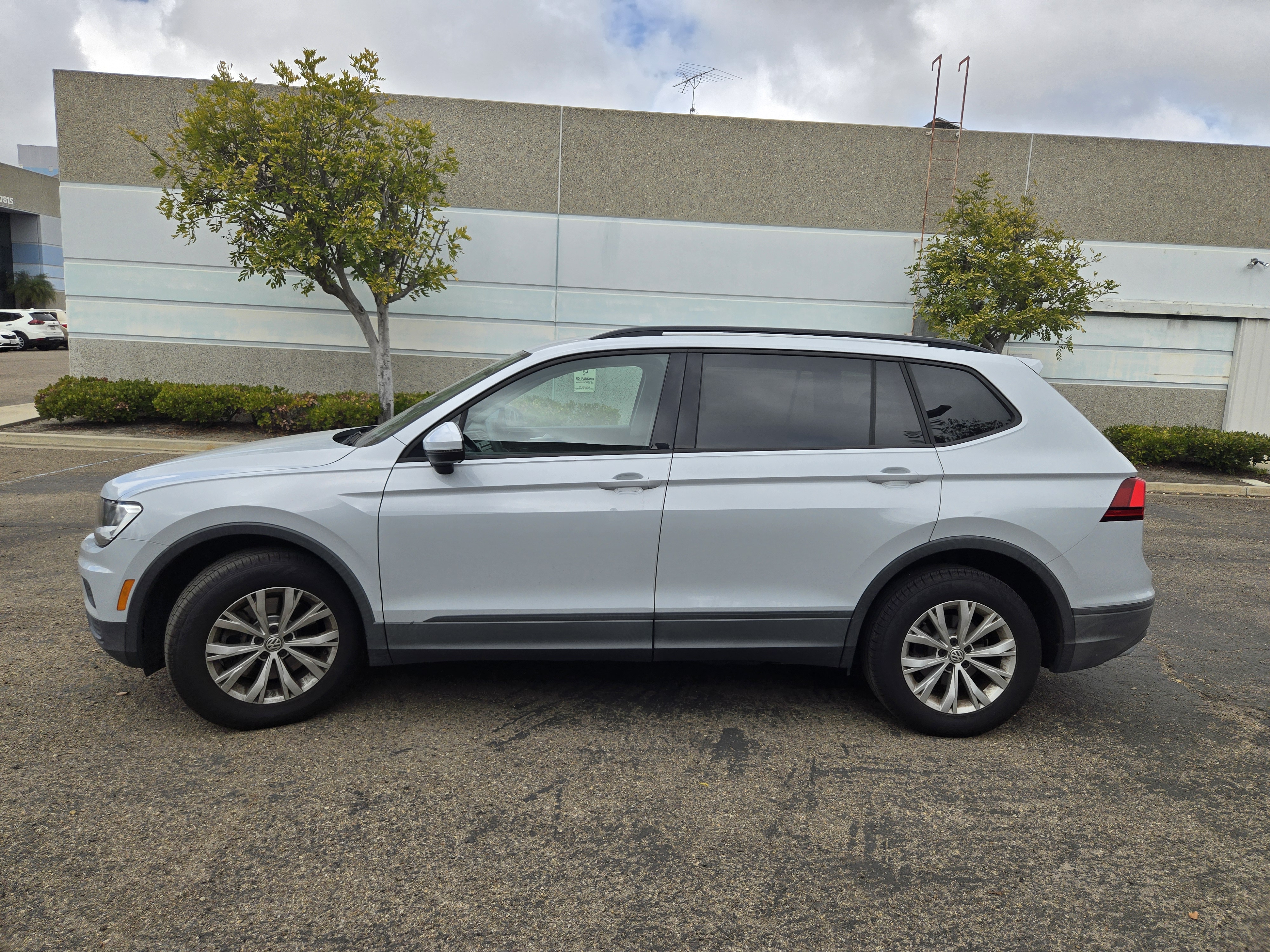 Used 2018 Volkswagen Tiguan FWD S image 6