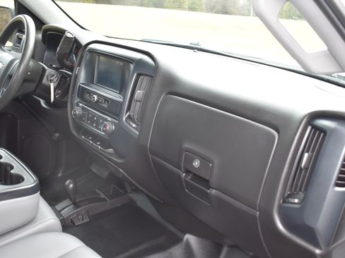 Used 2018 Chevrolet Silverado 1500 4x4 Double Cab image 30