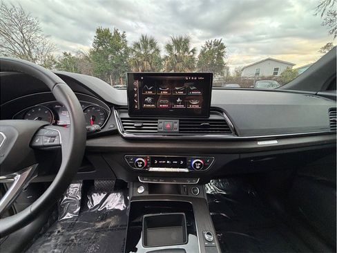 Used 2023 Audi Q5 2.0T Premium image 11