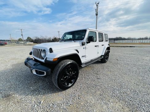 Used 2025 Jeep Wrangler 4xe Unlimited Sahara image 2
