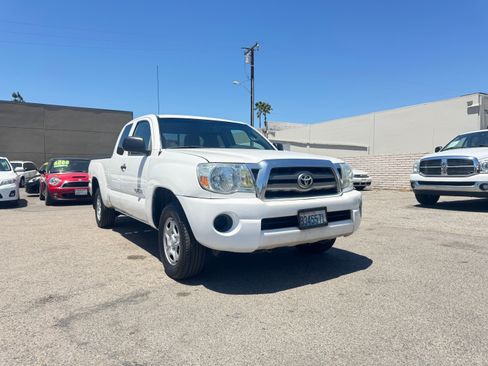 Used 2010 Toyota Tacoma 2WD Access Cab image 12