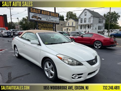 Used 2007 Toyota Solara SLE Convertible FWD image 1