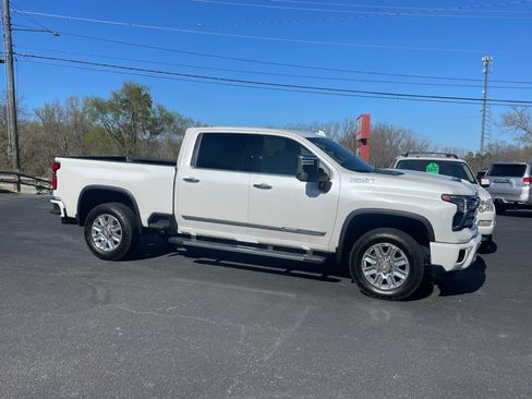 Used 2025 Chevrolet Silverado 2500 High Country image 1