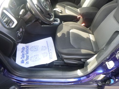 Used 2021 Jeep Renegade Latitude image 14