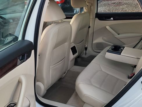Used 2013 Volkswagen Passat 2.5 SE image 13