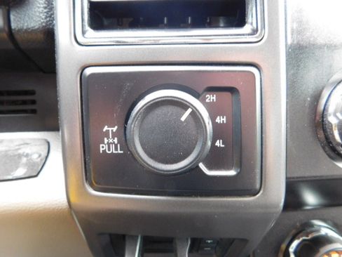 Used 2019 Ford F250 4x4 Crew Cab Super Duty image 17