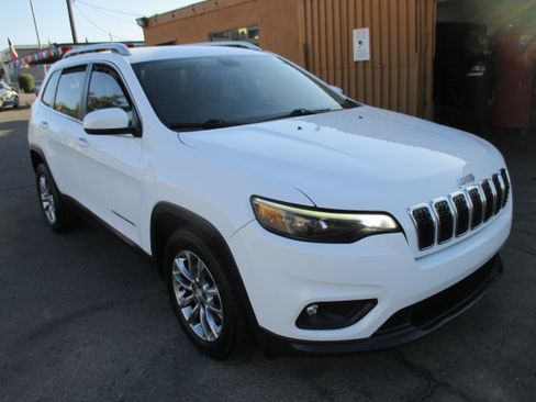 Used 2019 Jeep Cherokee FWD Latitude Plus image 3