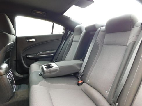Used 2016 Dodge Charger SXT RWD image 19