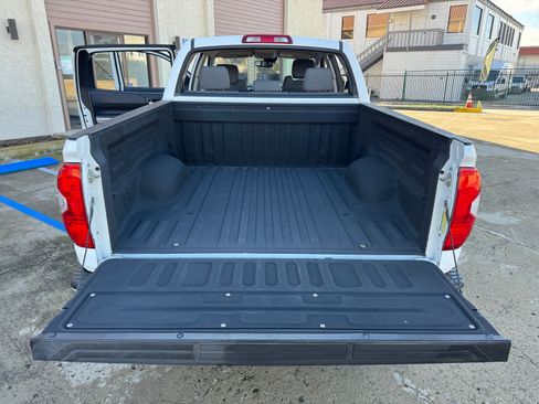 Used 2018 Toyota Tundra SR5 image 11