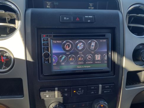 Used 2012 Ford F150 Lariat image 17