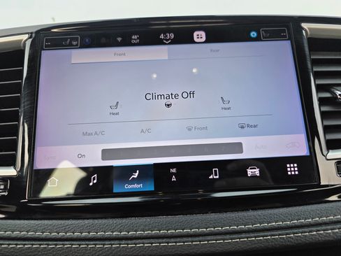 Used 2025 Chrysler Pacifica Select FWD image 30