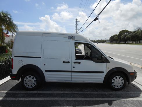 Used 2010 Ford Transit Connect XL image 7