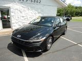 Used 2024 Hyundai Elantra SEL image 5
