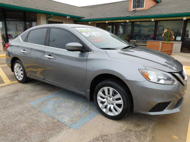 Used 2019 Nissan Sentra S FWD image 1