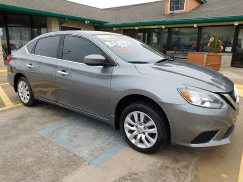Used 2019 Nissan Sentra S image 1