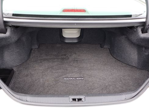 Used 2011 Toyota Avalon Limited image 30