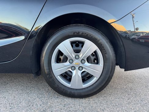 Used 2017 Chevrolet Cruze LS image 14