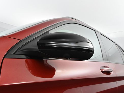 Used 2020 Mercedes-Benz GLC 300 image 11