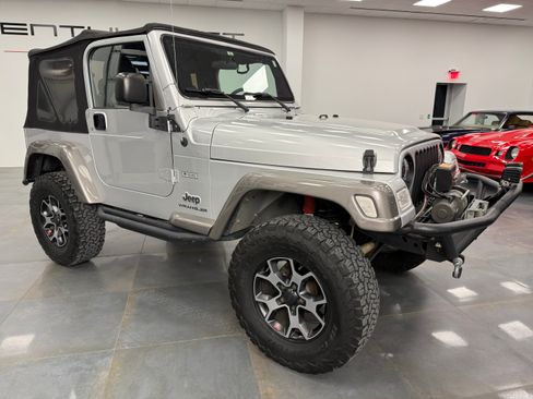 Used 2004 Jeep Wrangler X image 2