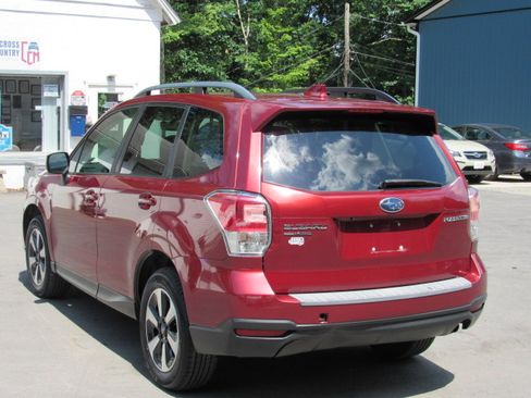 Used 2018 Subaru Forester 2.5i Premium AWD/4WD image 7