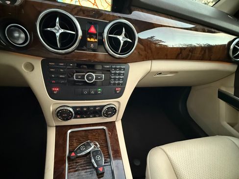 Used 2014 Mercedes-Benz GLK 350 image 16