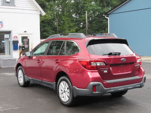 Used 2018 Subaru Outback 2.5i Premium AWD/4WD image 7