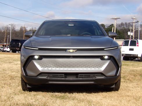 New 2026 Chevrolet Equinox EV LT image 8