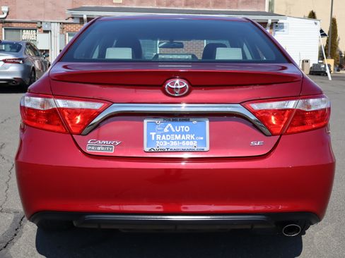 Used 2016 Toyota Camry SE image 7
