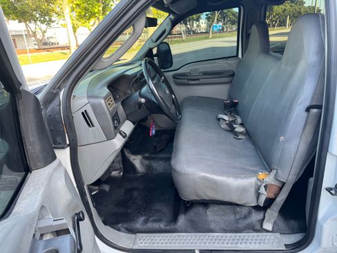 Used 2003 Ford F350 XL image 15