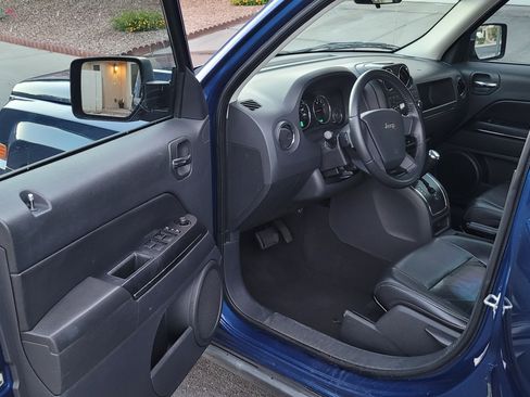 Used 2009 Jeep Patriot 2WD Limited image 10