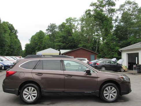 Used 2019 Subaru Outback 2.5i Premium AWD/4WD image 9