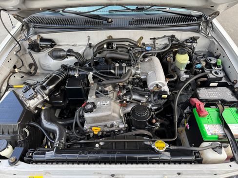 Used 2000 Toyota Tacoma PreRunner image 28