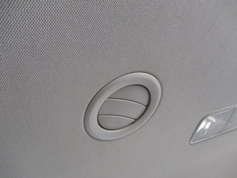 Used 2017 Kia Sedona LX FWD image 26