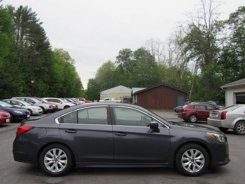Used 2015 Subaru Legacy 2.5i Premium AWD/4WD image 9