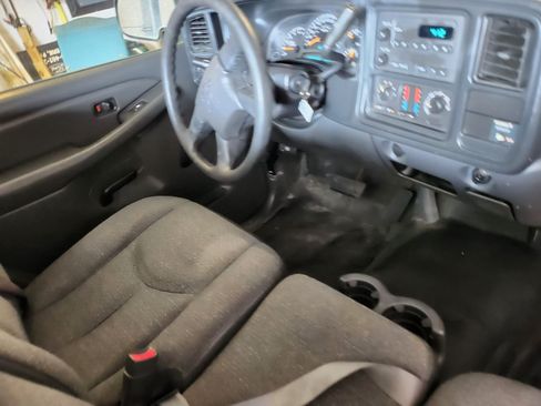 Used 2003 Chevrolet Silverado 1500 2WD Regular Cab image 7