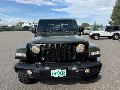 Used 2021 Jeep Gladiator Willys AWD/4WD image 9