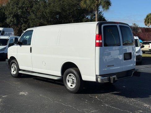 Used 2024 Chevrolet Express 2500 image 4