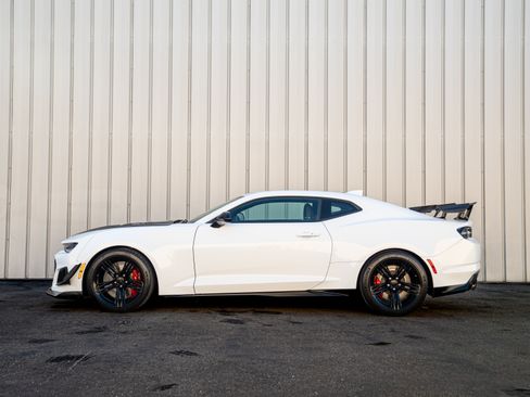 Used 2020 Chevrolet Camaro ZL1 image 11