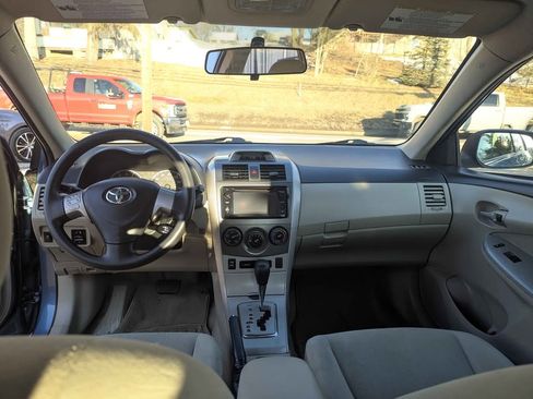 Used 2013 Toyota Corolla image 10