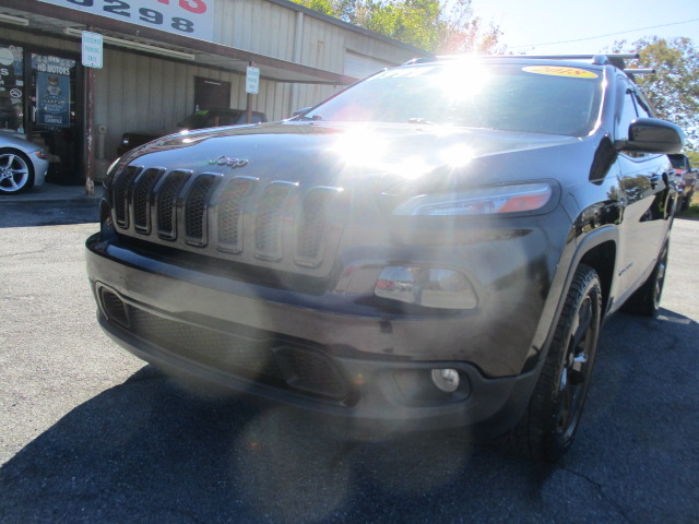 Used 2018 Jeep Cherokee FWD Latitude image 9