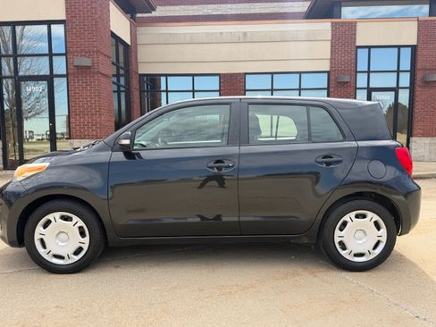 Used 2009 Scion xD image 6